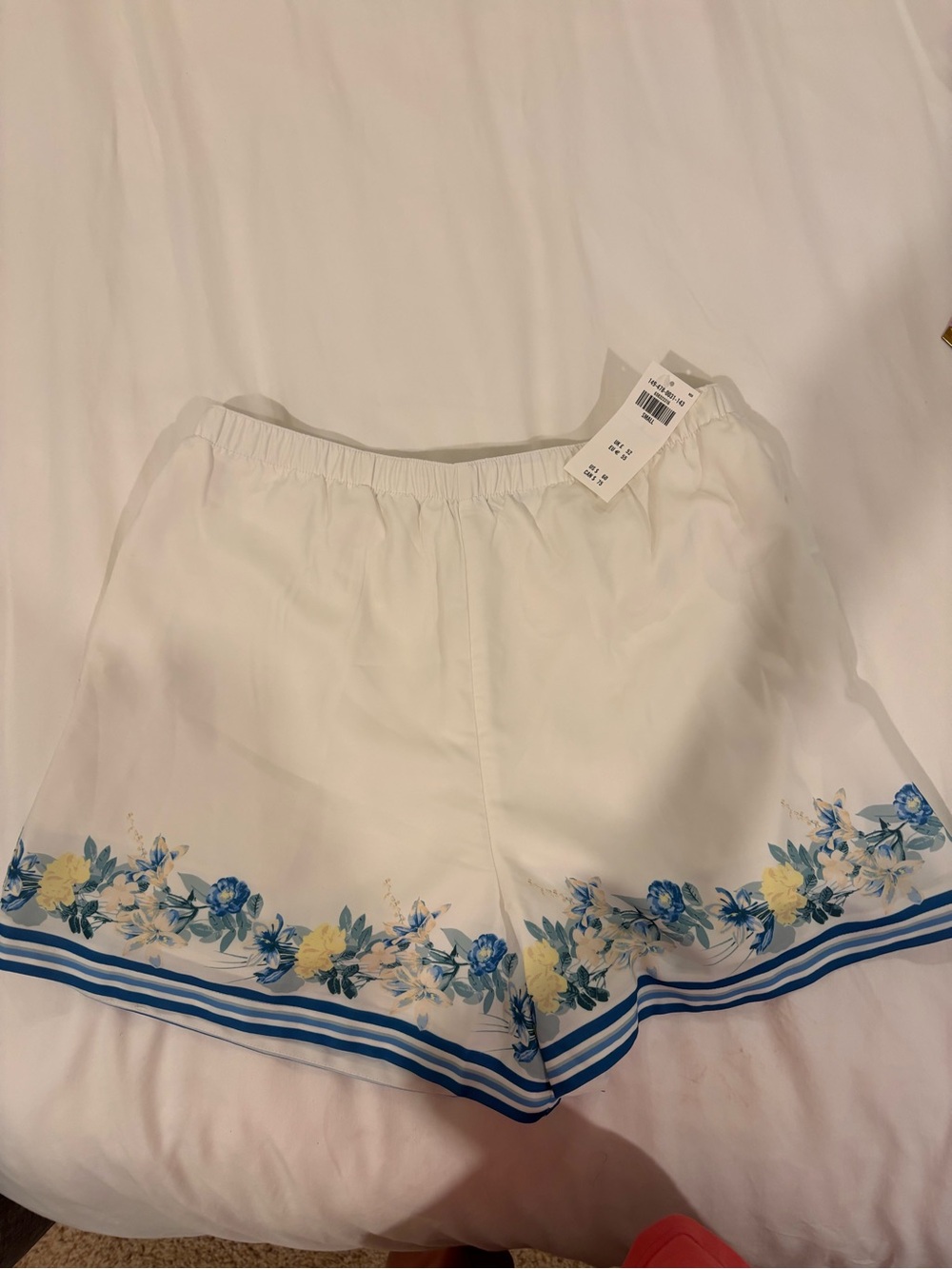 Abercrombie & Fitch White High-Waist Floral Trim Shorts